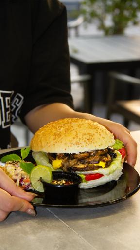 عکس کافه داناک