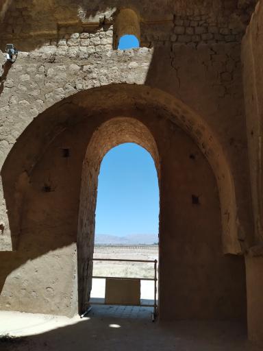 عکس کاخ ساسانی سروستان (شکارگاه بهرام گور)