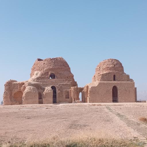 عکس کاخ ساسانی سروستان (شکارگاه بهرام گور)