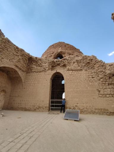 عکس کاخ ساسانی سروستان (شکارگاه بهرام گور)