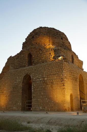 عکس کاخ ساسانی سروستان (شکارگاه بهرام گور)