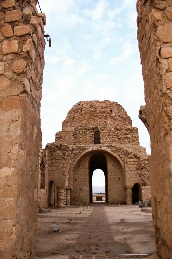 عکس کاخ ساسانی سروستان (شکارگاه بهرام گور)