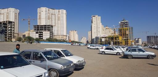 عکس پارکینگ شمالی دریاچه شهدای خلیج فارس (چیتگر)