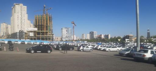 عکس پارکینگ شمالی دریاچه شهدای خلیج فارس (چیتگر)