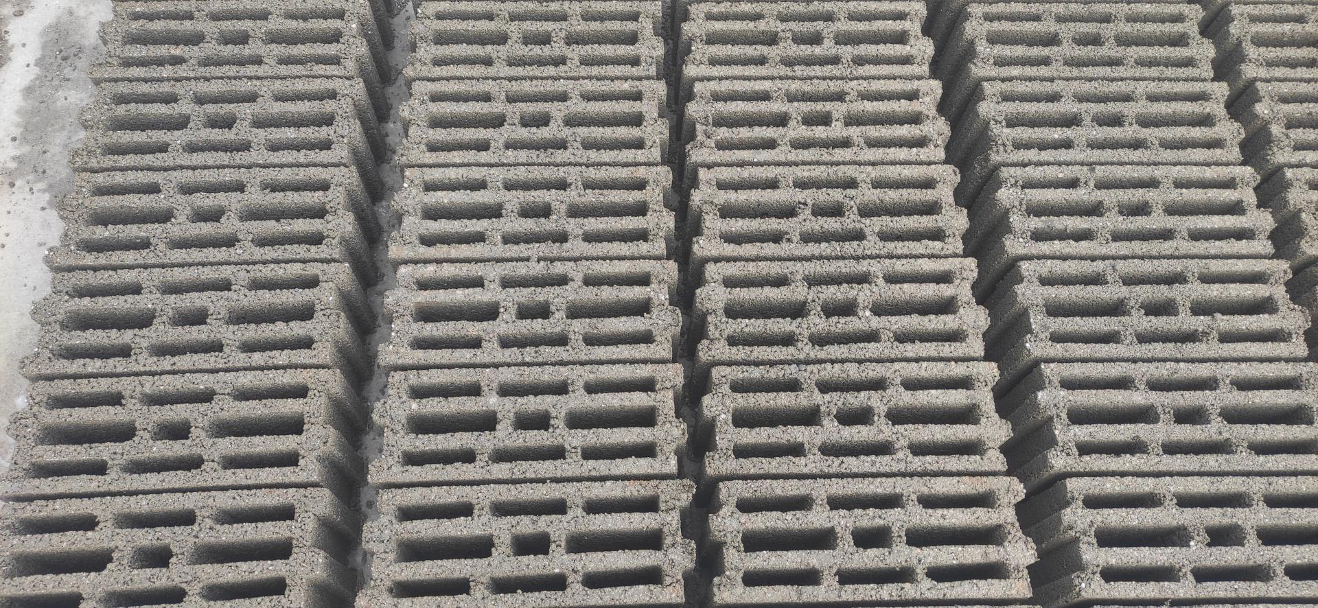 عکس کارگاه بلوک صادقپور