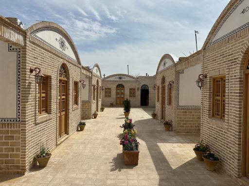 مجموعه اقامتی گردشگری عمارت ایرانی