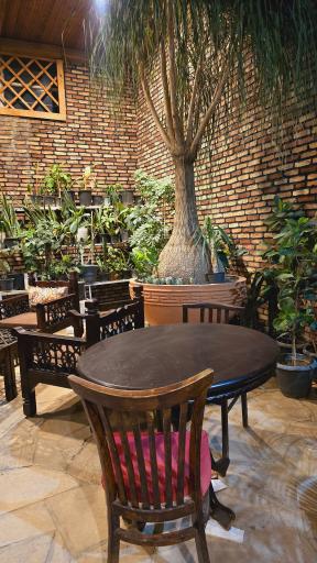 عکس کافه لیلیوم