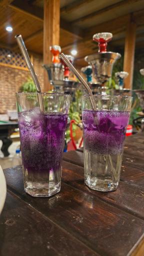 عکس کافه لیلیوم