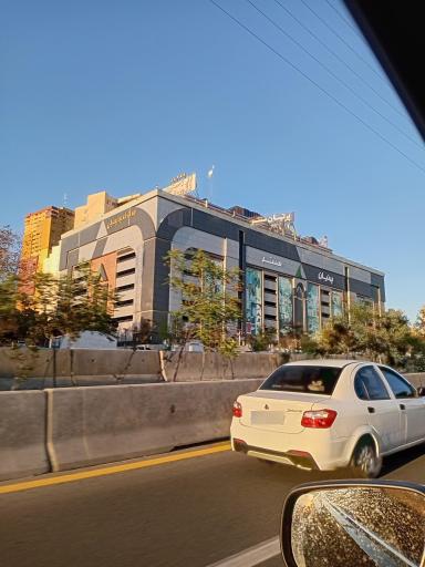 عکس مرکز خرید پرنیان