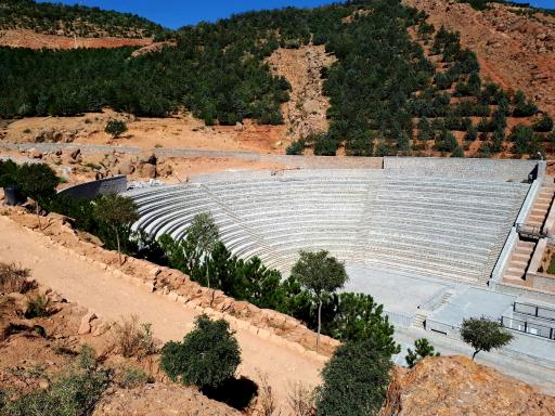 عکس آمفی تئاتر روباز عینالی