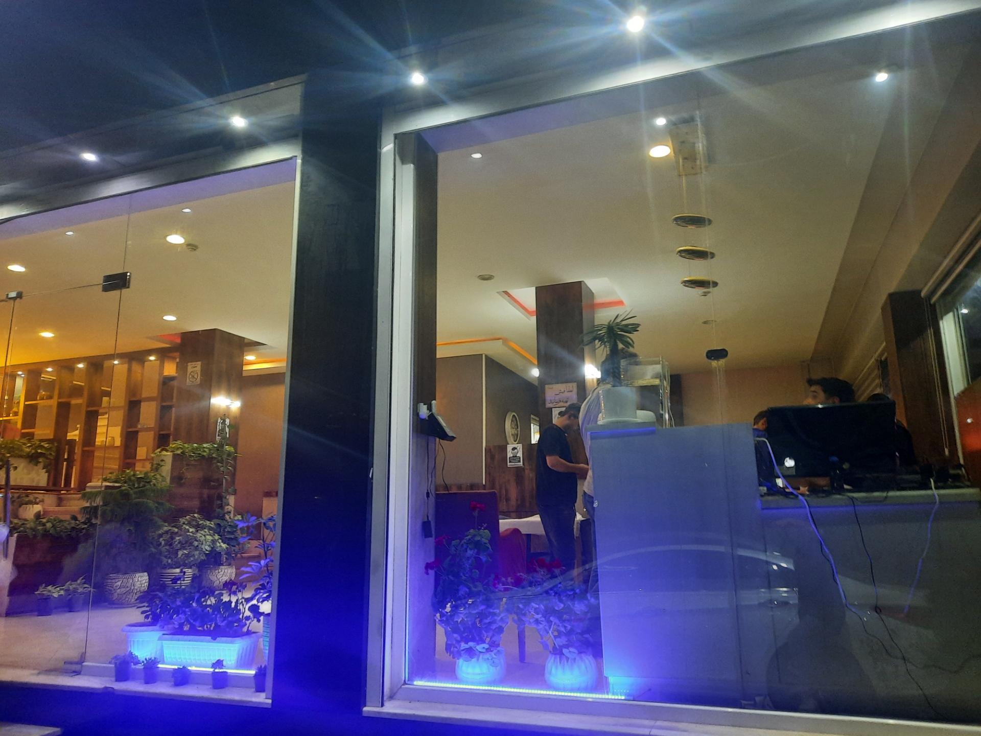 عکس اکبر جوجه شعبه فاز ۲ مهرشهر