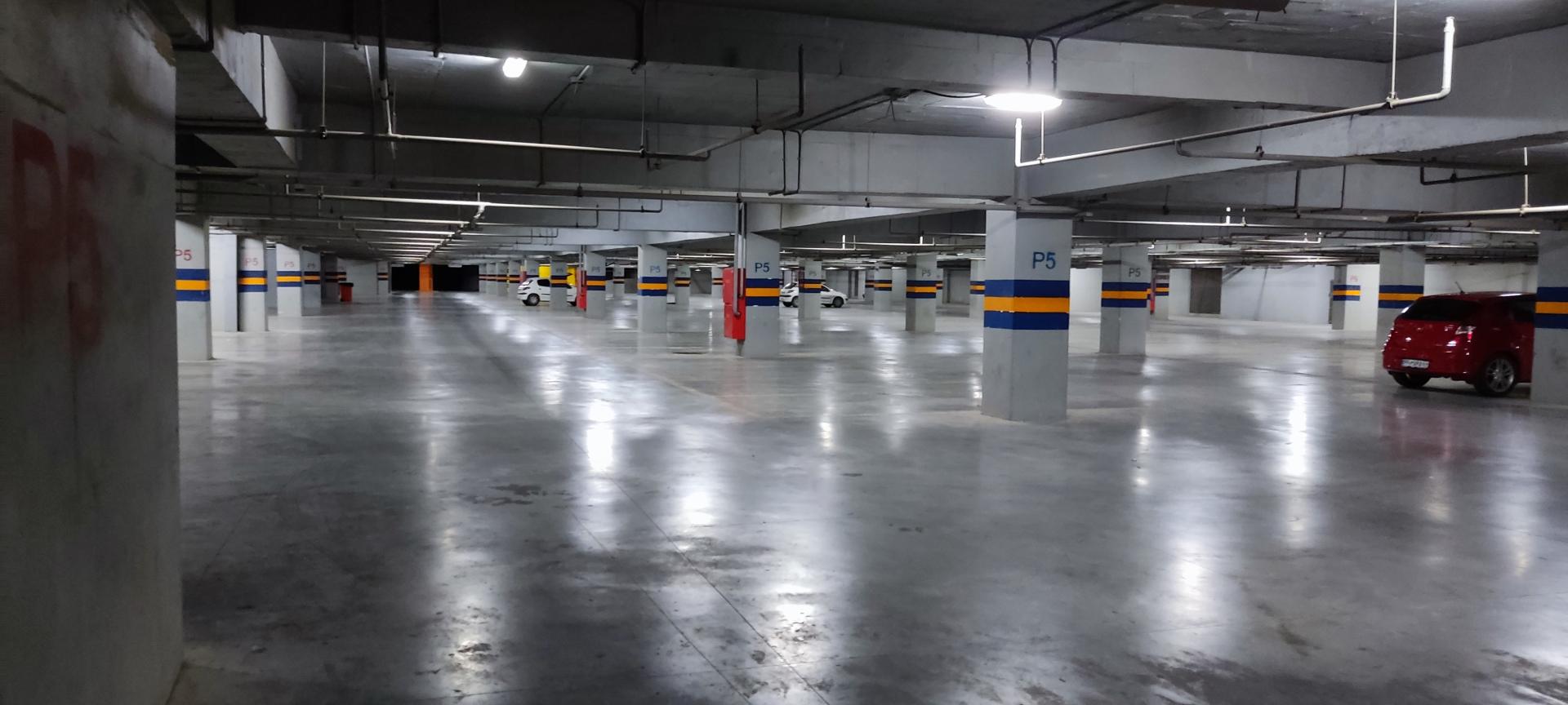 عکس پارکینگ طبقاتی مجموعه نگین