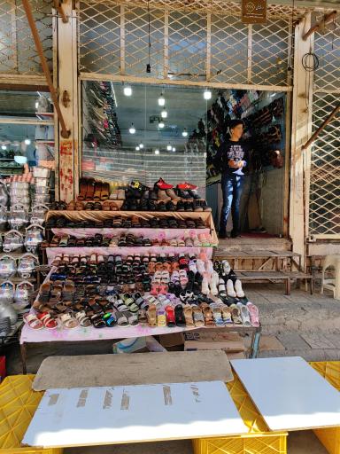 عکس کفش فروشی برادران بلوچ 
