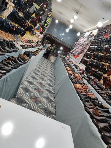 عکس کفش فروشی برادران بلوچ 