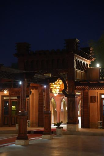 عکس عمارت خلفان