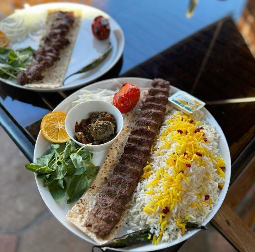 عکس بیرون بر و رستوران مستر شف