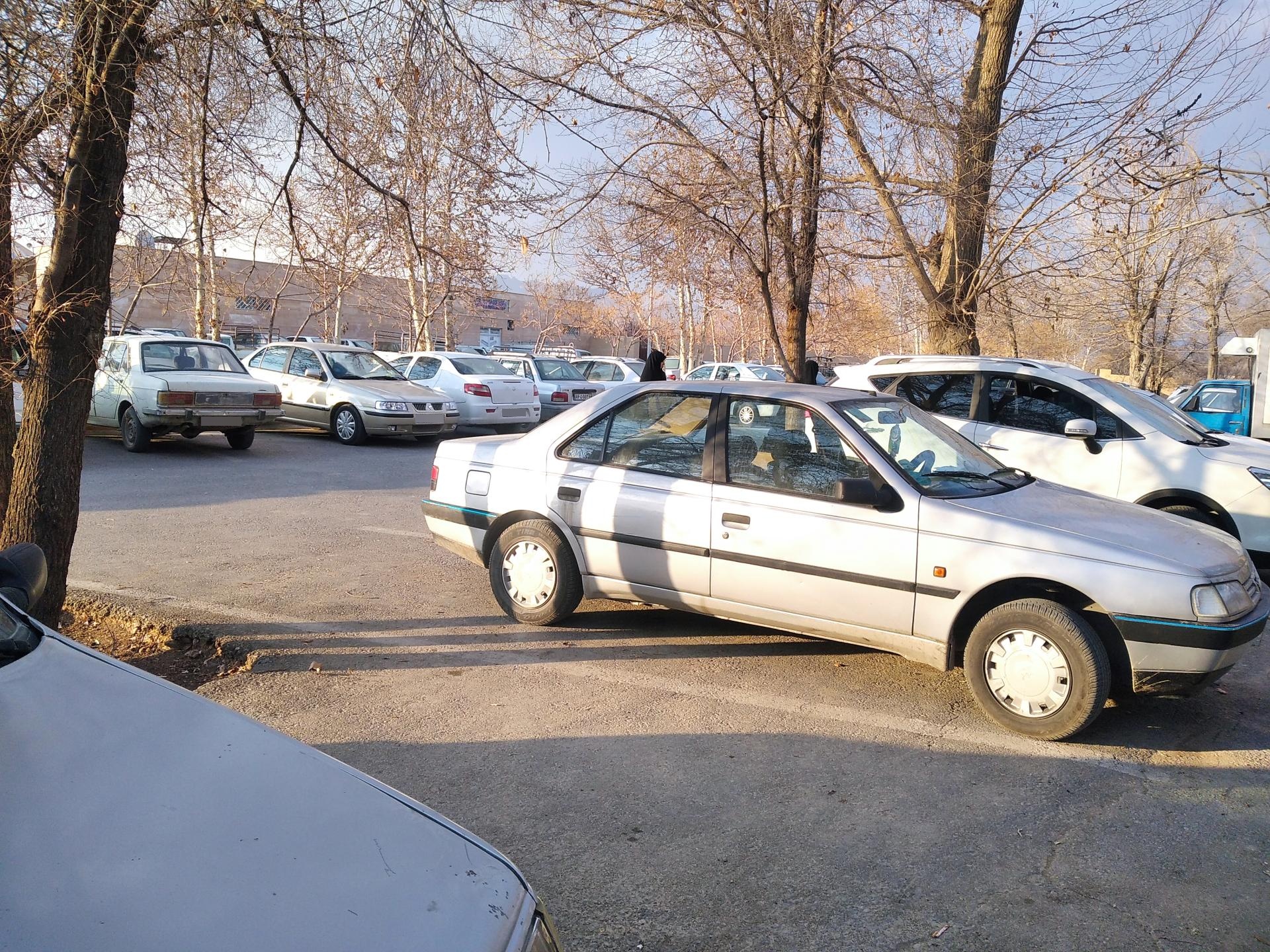 عکس پارکینگ گلزار شهدای شهر کوشک 