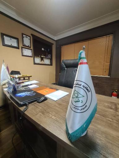 عکس دپارتمان مهندسین و مشاورین املاک ۱۹