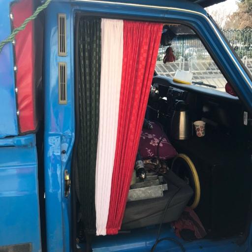 عکس سرصندلی اتومبیل ایمان