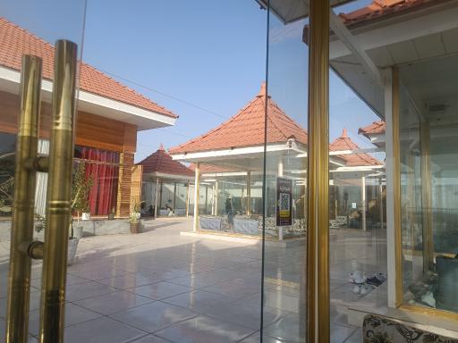 عکس باغ رستوران مروارید
