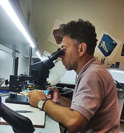 عکس آموزشگاه تعمیرات موبایل و رباتیک فیدار