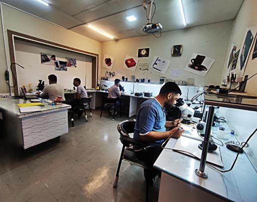 عکس آموزشگاه تعمیرات موبایل و رباتیک فیدار