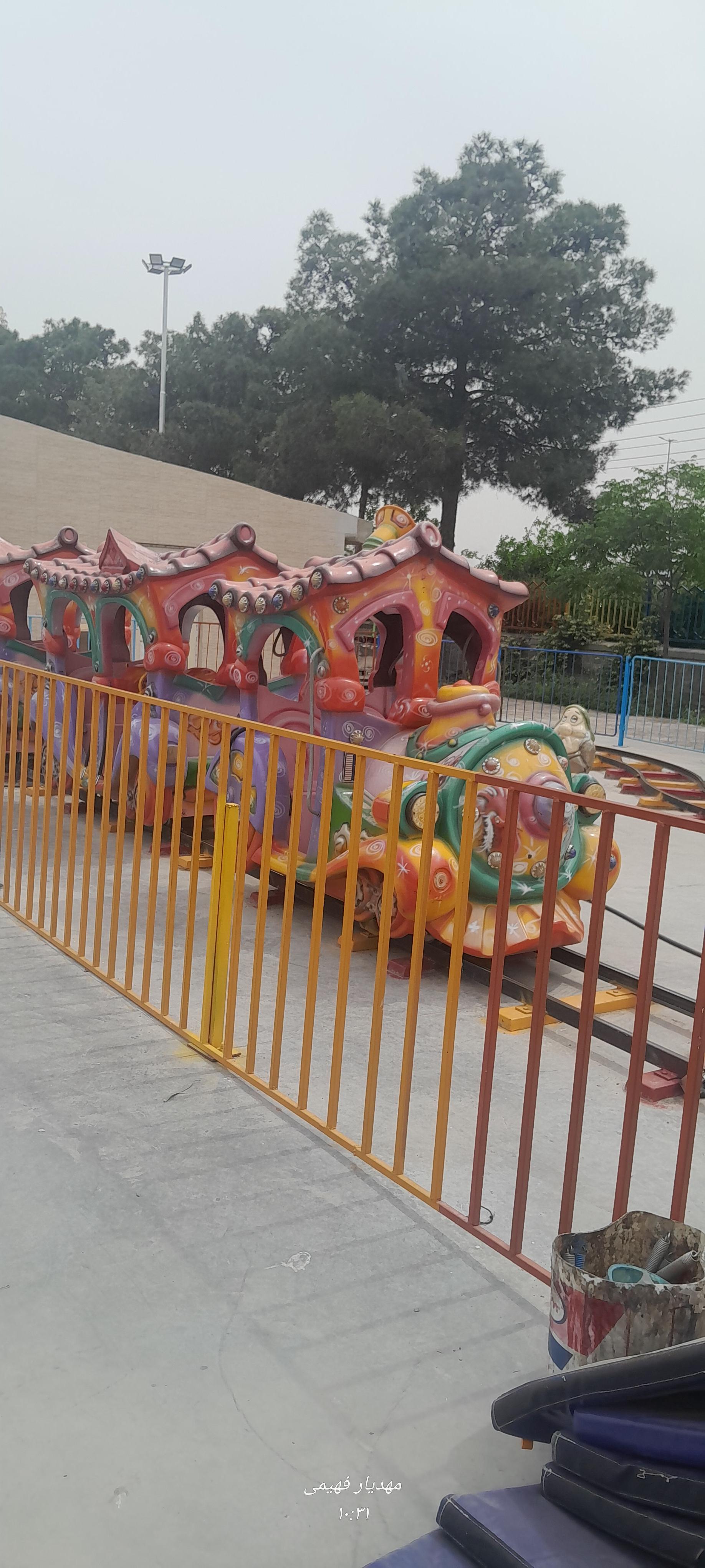 عکس شهربازی سرزمین شادی