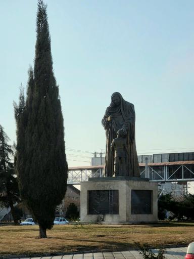 عکس میدان مادر