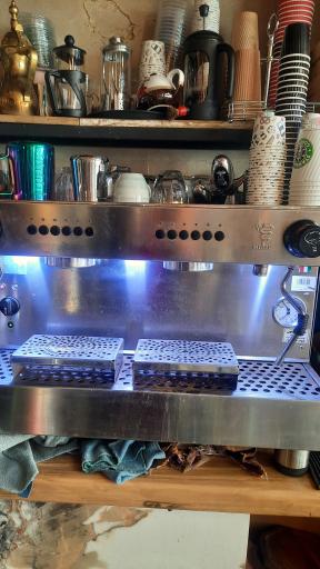 عکس قهوه شکلات کارن