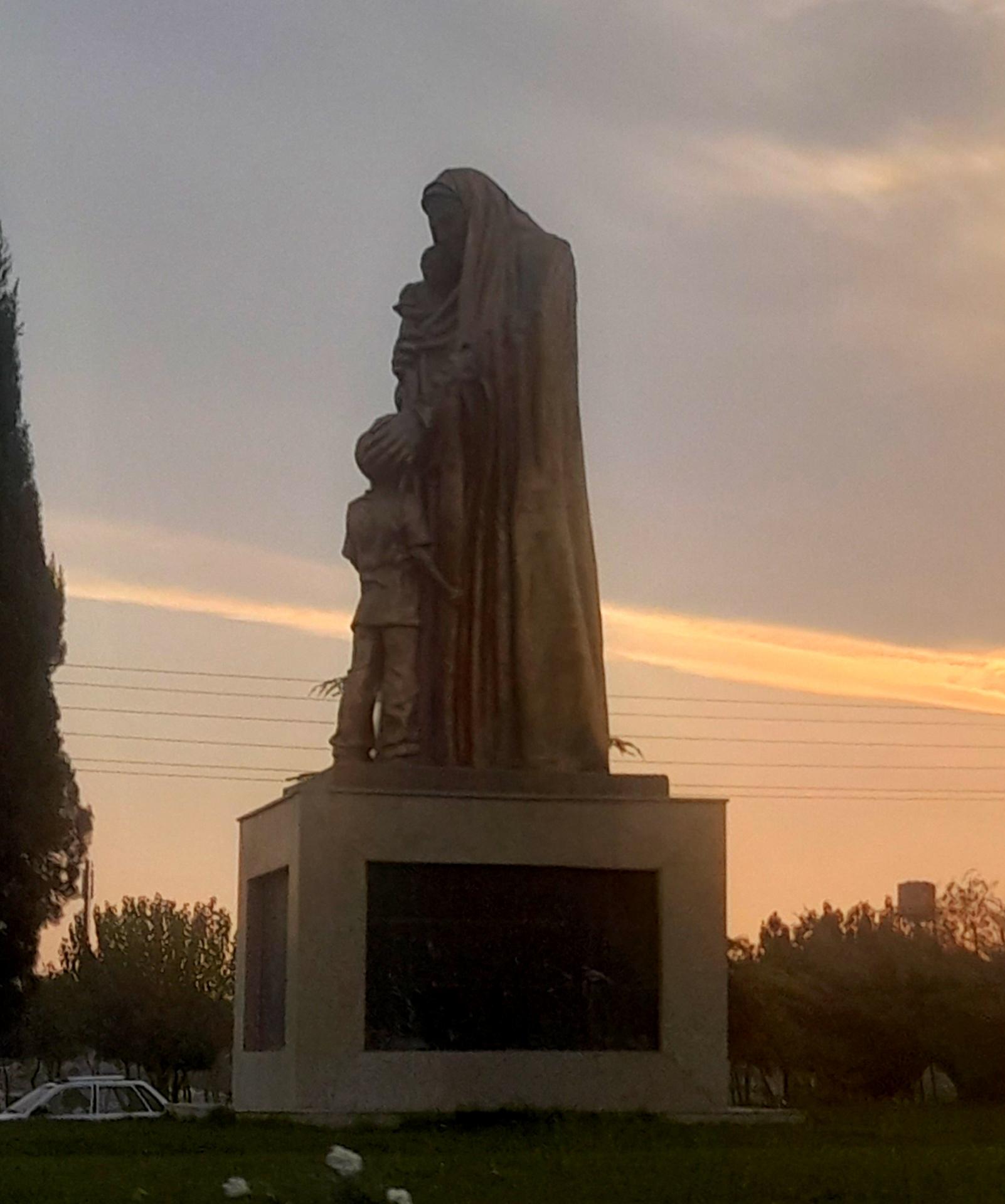 عکس میدان مادر