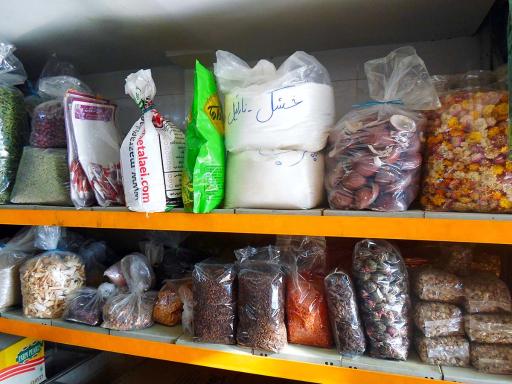 عکس عمده فروش گیاهان دارویی صحرایی