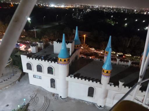 قلعه شادی دریاچه