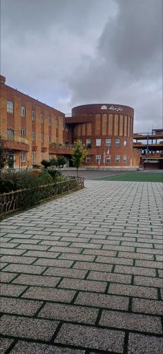 عکس دبیرستان مهرماندگار