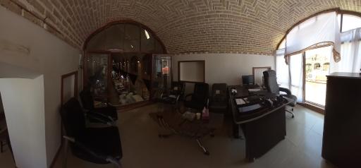 عکس مشاور املاک ایپک یولی 