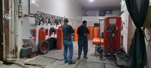 عکس شارژ گاز مایع LPG