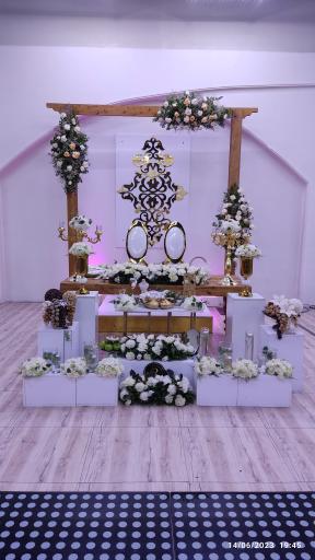 عکس تالار عمارت سفید