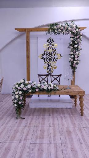 عکس تالار عمارت سفید