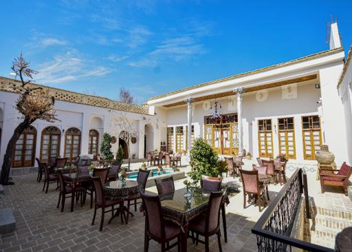 اقامتگاه سنتی هزار و یک شب چهارباغ