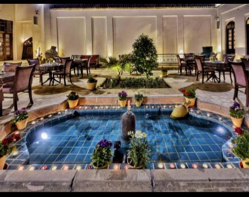 عکس اقامتگاه سنتی هزار و یک شب چهارباغ