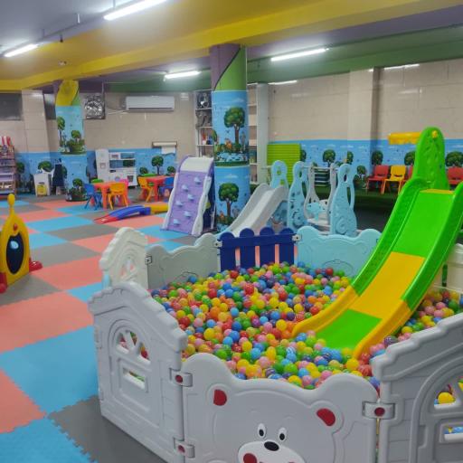 عکس خانه بازی رنگین کمون