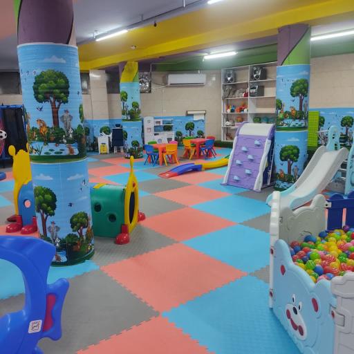 عکس خانه بازی رنگین کمون