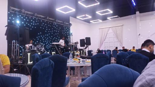 عکس تالار عمارت سفید