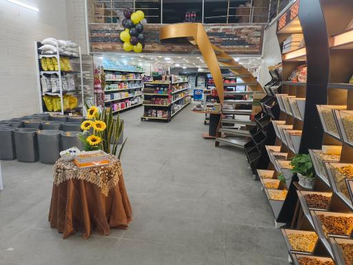 عکس فروشگاه بزرگ آفتابگردون 