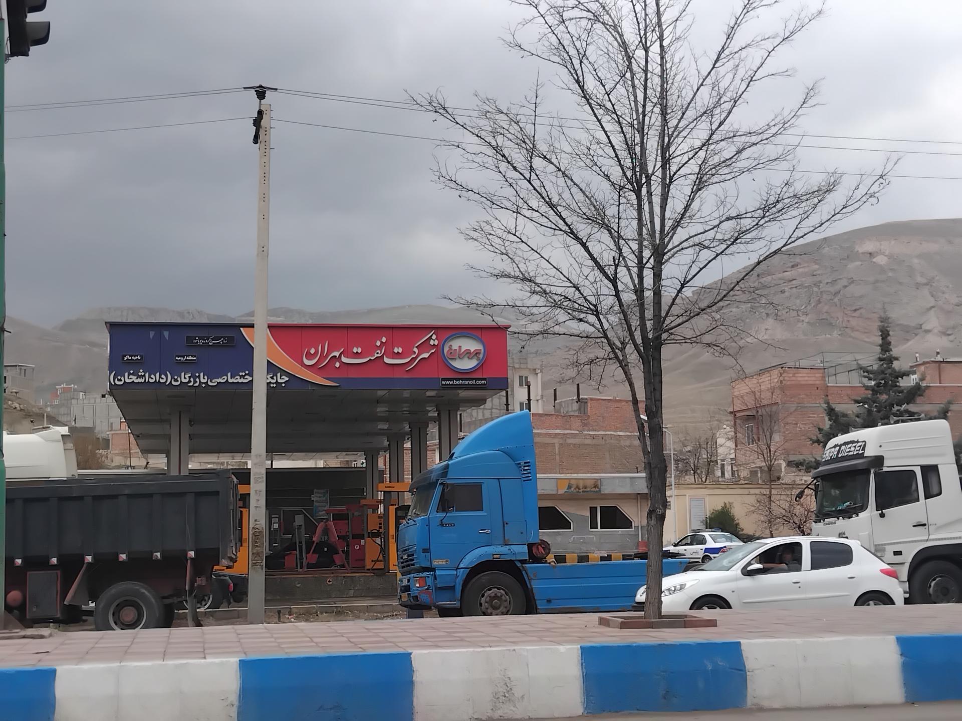 عکس پمپ بنزین