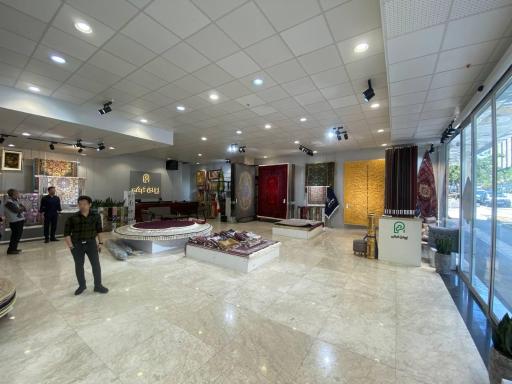 عکس ایوان فرش (شعبه اطلس)