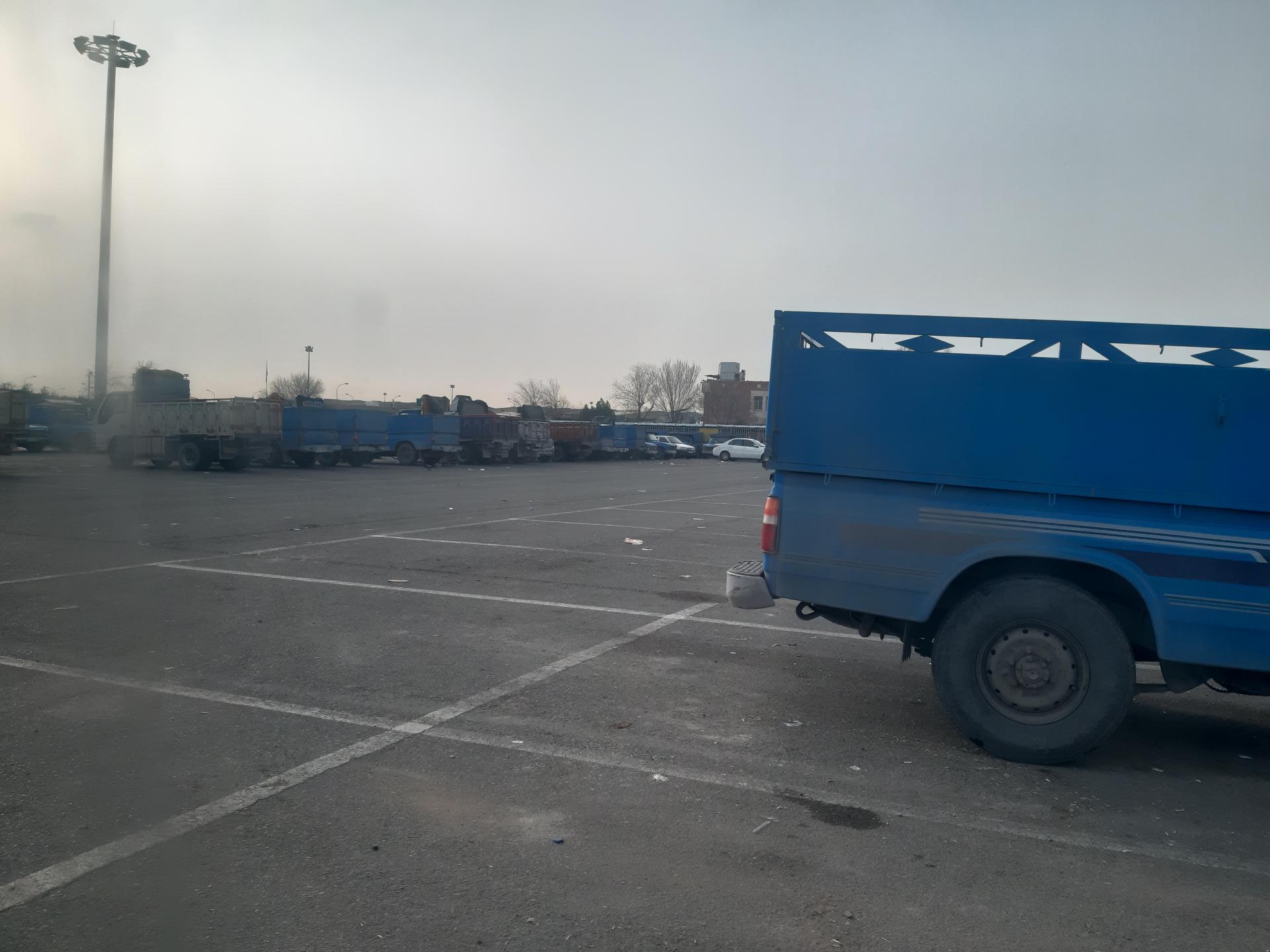 عکس پارکینگ وانت سنگین نیسان 