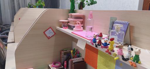 عکس سالن مطالعه و کتابخانه تخصصی ریحانه