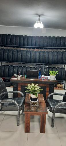 عکس فروشگاه لاستیک و باطری میران 