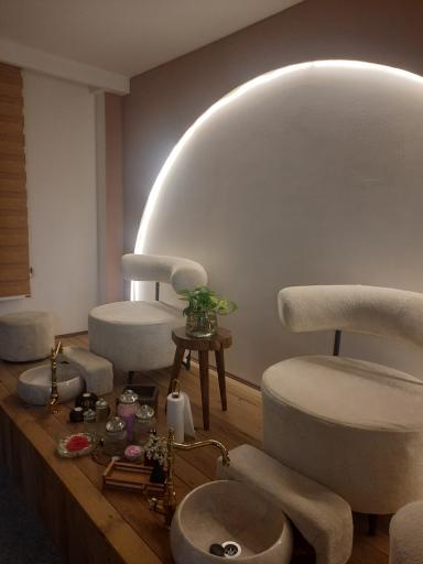 عکس سالن زیبایی سرزمین لیلی