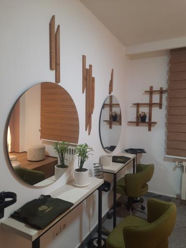 عکس سالن زیبایی سرزمین لیلی